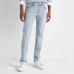 Club Monaco Men's Jeans in Light Wash size 31/32. Excellent condition